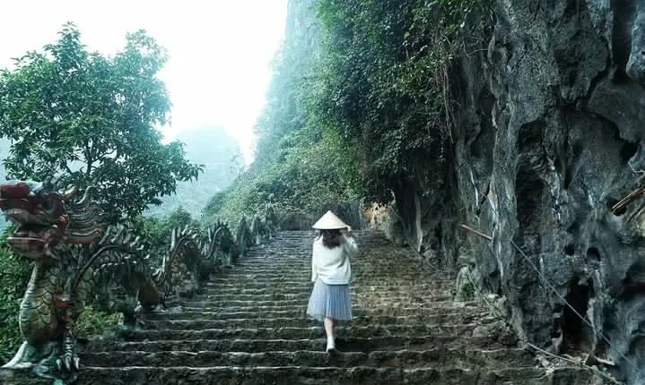 Cuc Phuong-Kenh Ga Hotspring-Hoa Lu-Trang An-Mua Cave 2Day Trip
