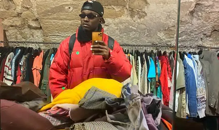 Vintage Shopping Tour in Paris with a Guide