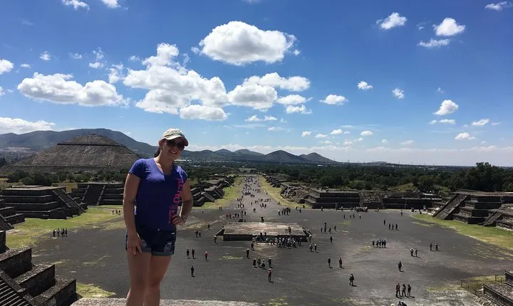 Private Tour: Teotihuacan & Xochimilco in one day