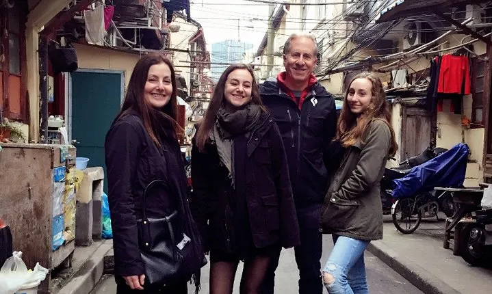 Private 2-Hour Shanghai Lanes and Alleyways Walking Tour