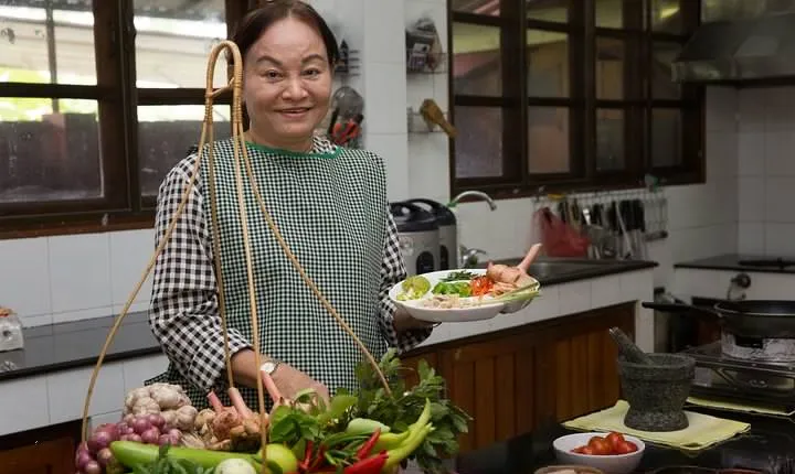 Chiang Mai Home Cooking Class with Garden Tour & Hotel Transfers