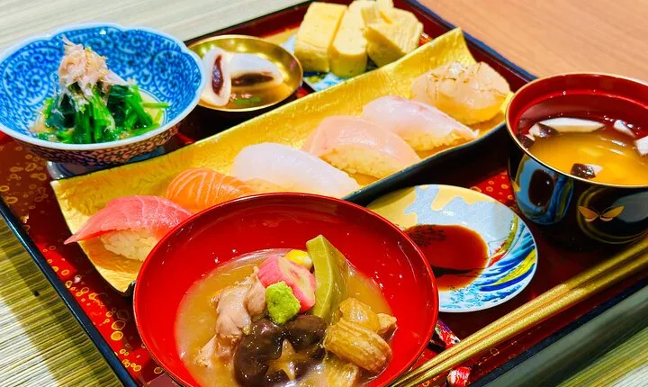 Kanazawa: traditional Japanese & sushi cooking classes