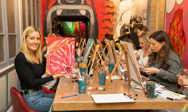 Rome: Paint & Sip Experience in Piazza Navona