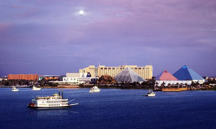 Moody Gardens General Admission - Aquarium & Rainforest