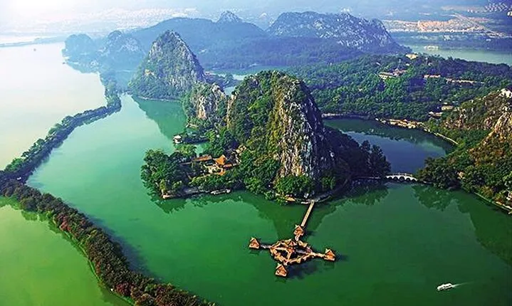 Zhaoqing Private Tour with Seven Star Crags or Dinghu Mountain