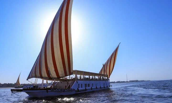 5-Days Dahabiya Nile Cruise from Luxor to Aswan with Abu Simbel