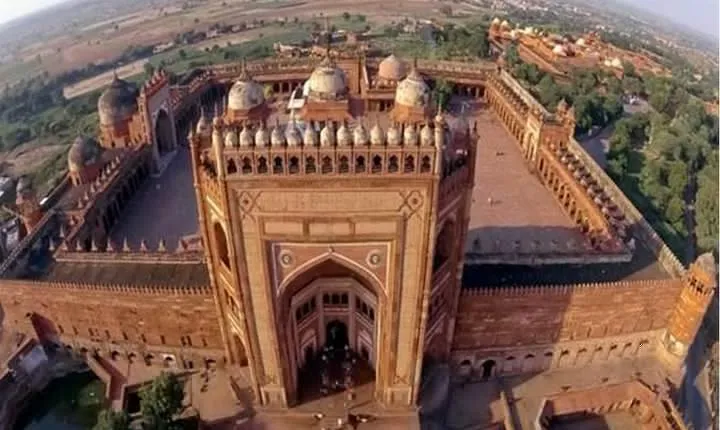 Private Tour: Taj Mahal and Fatehpur Sikri Day Tour