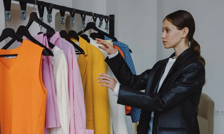 Tour with Fashion & Color Seasonal Analysis Expert