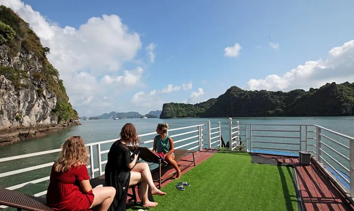 La Pinta Cruise Explore Halong and Lan Ha Bay from Hanoi 3 days.