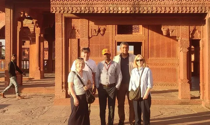 From Agra: Private Fatehpur Sikri Tour sightseeing All Inclusive