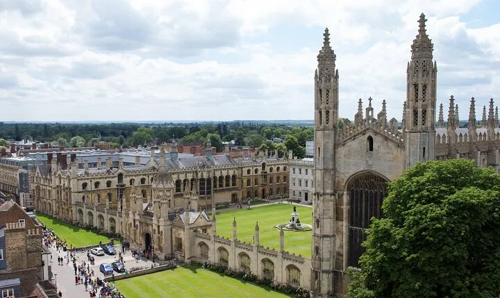 Explore Cambridge with Family - Walking Tour