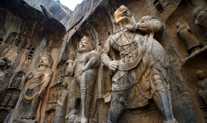Luoyang Private Day Tour of Shaolin Temple and Longmen Grottoes
