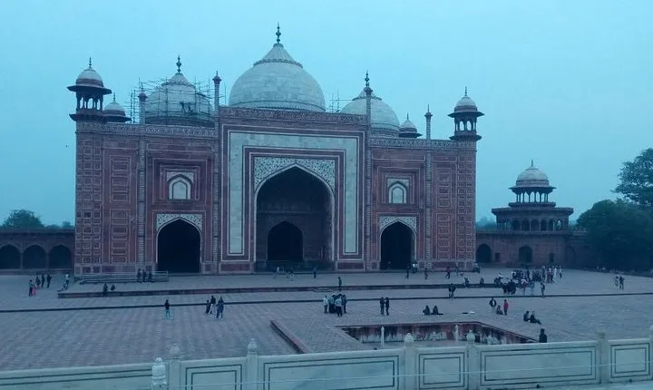 Agra City Tour with Lunch and Guide