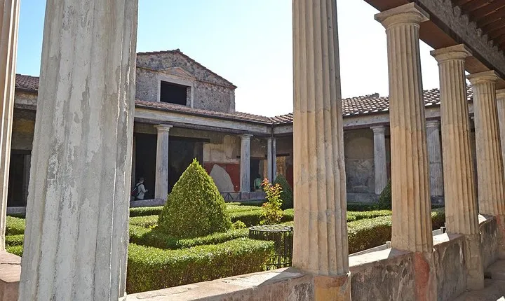 Skip-the-line Exclusive Private Full-Day Complete Ancient Pompeii Guided Tour