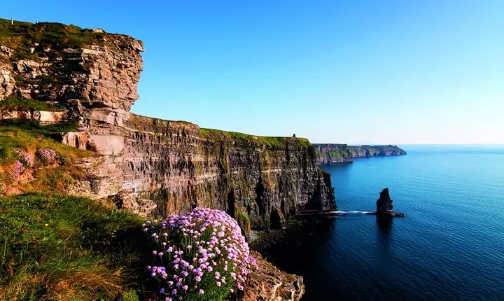 2-Day Southern Ireland Tour from Dublin:Including Blarney and Cliffs of Moher