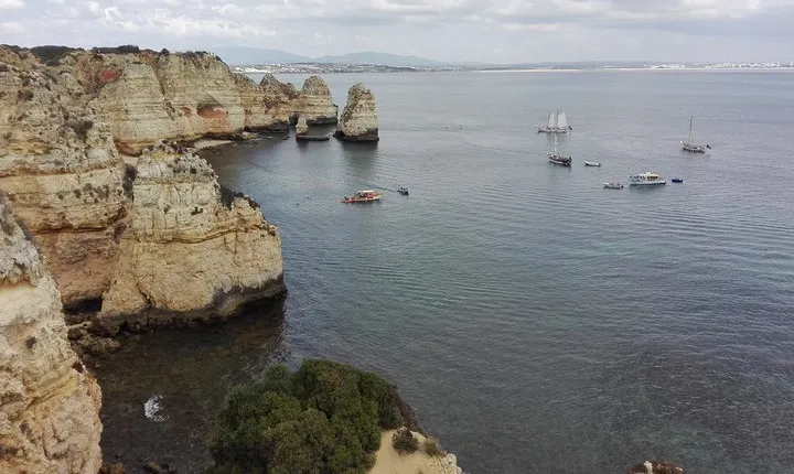 Lisbon to Algarve with stops along the coast
