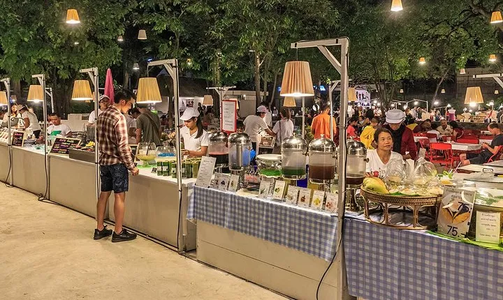 A Taste of Hua Hin Tour including Maruekhathaiyawan, Floating & Cicada Market