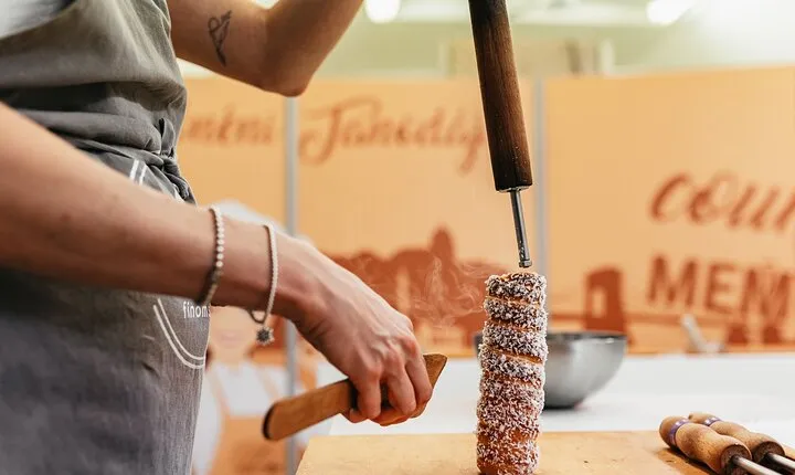 Chimney Cake Workshop Budapest Downtown - Kürtőskalács Class