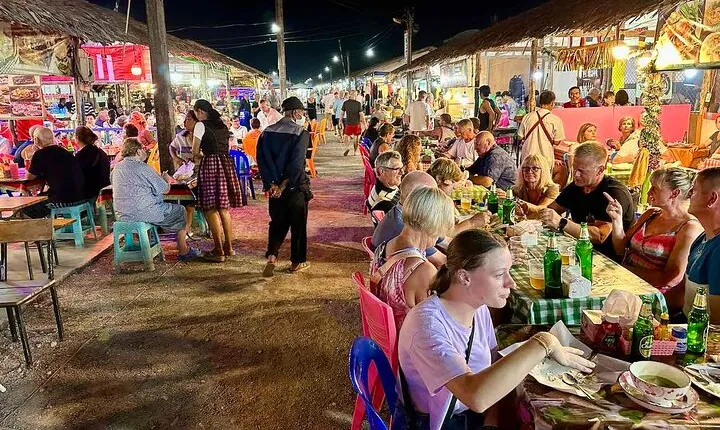 Khaolak Finger Food Tour with Cabaret Show
