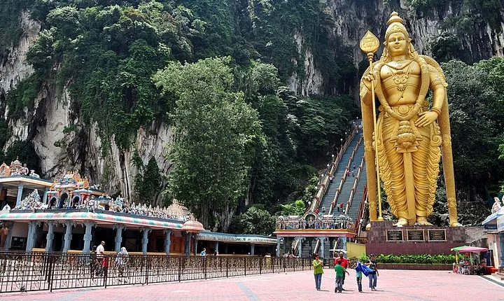 Batu Cave Tour and Kuala Lumpur City Exploration Tour ( 2 in 1 )