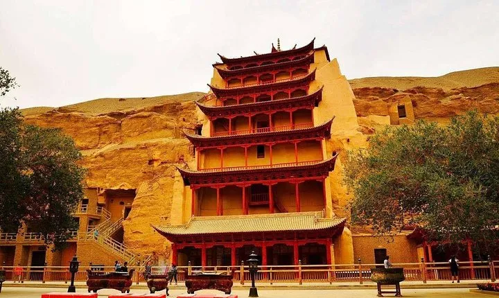 5 Days Private Essential Tour to Dunhuang and Jiayuguan