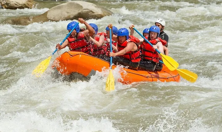 2 Days Pacuare River Rafting and Hiking Tour