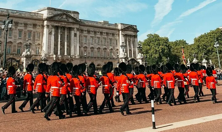 Ultimate London Top 30 Sights Tour with Premium Blue Badge Guide