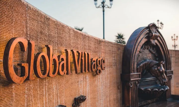 Memorable Evening at Dubai Global Village with Dubai Miracle Garden Visit !!