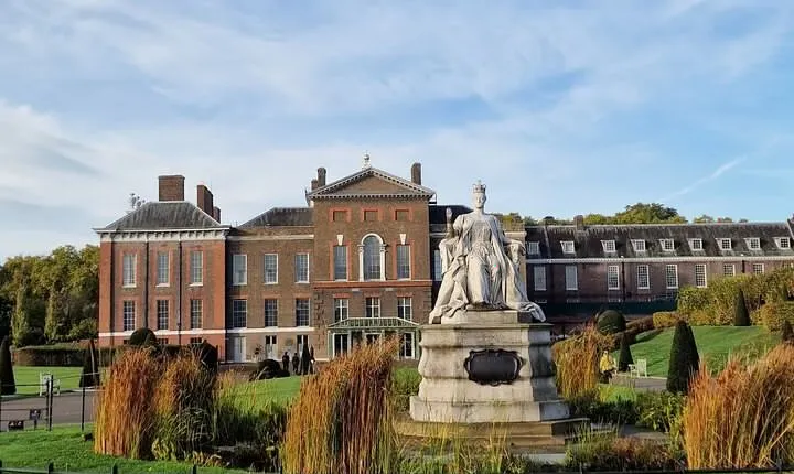 Royal Kensington Walking Tour