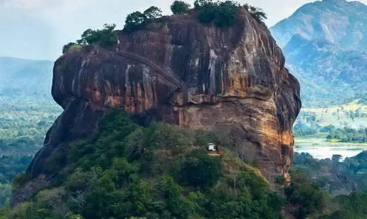 Full-Day Private Tour to Sigiriya and Dambulla