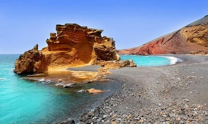 Full Day Tour to Timanfaya, Green Lagoon and La Geria