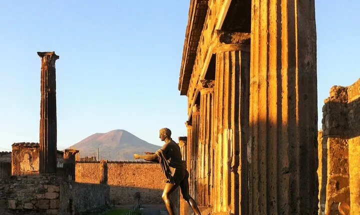 Pompeii private tour with an Official Guide