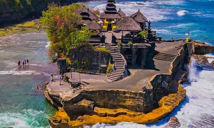 Tanah Lot, Padang Beach, Uluwatu Sunset, & Kecak Dance Tour