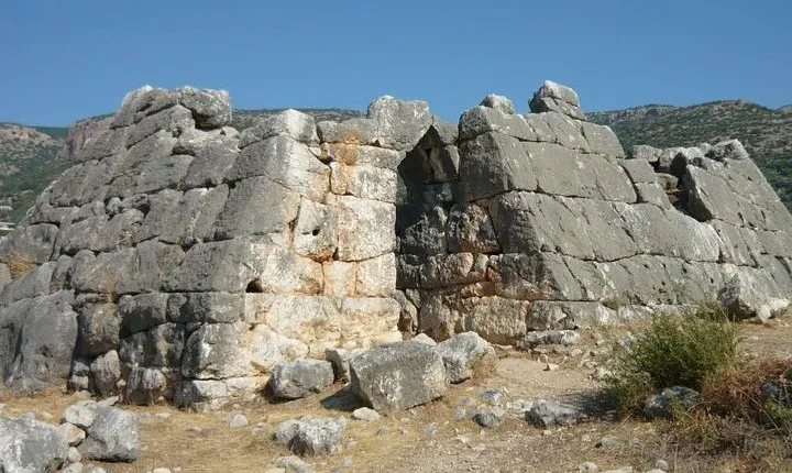 Corinth Canal-Nafplio Tour (6hrs)