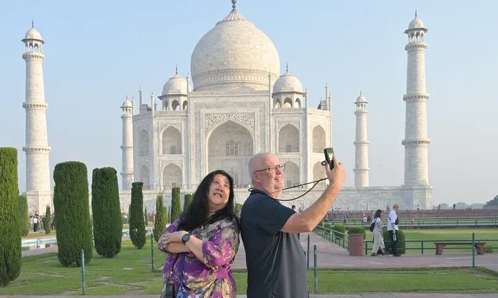 From Delhi: Taj Mahal Sunrise, Baby Taj & Agra Fort Day Tour