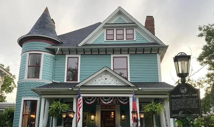History and Architecture Walking Tour