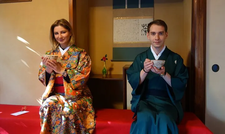 Tea ceremony and kimono experience at Kyoto, Tondaya