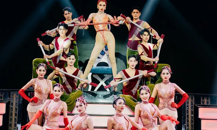 Simon Cabaret Show – Phuket’s Glamorous Night Out with Transfers