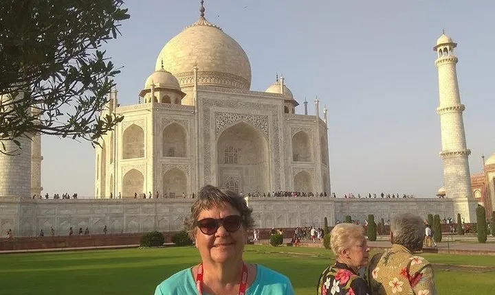 Overnight Agra & sightseeing