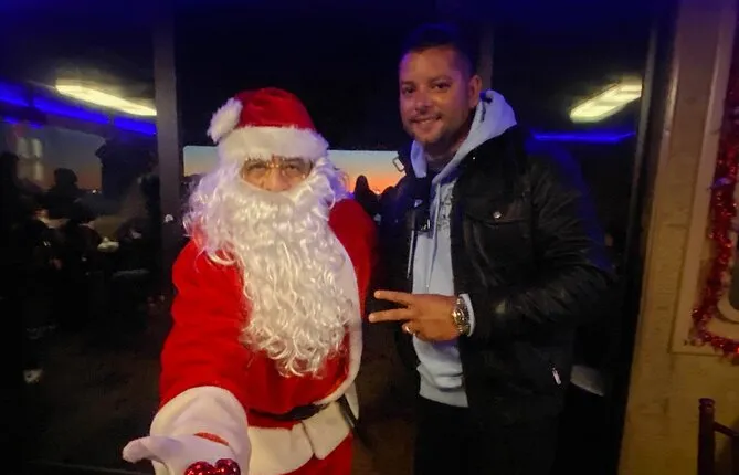 Miami: Holiday Party Bus with Santa