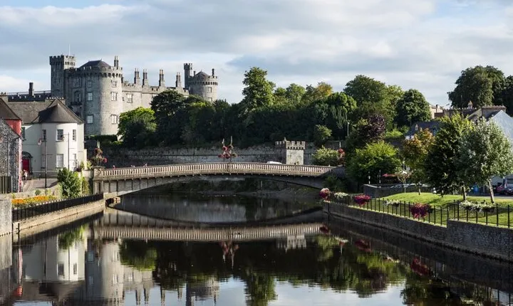 Waterford Crystal and Kilkenny City with Private Chauffeur Tour 