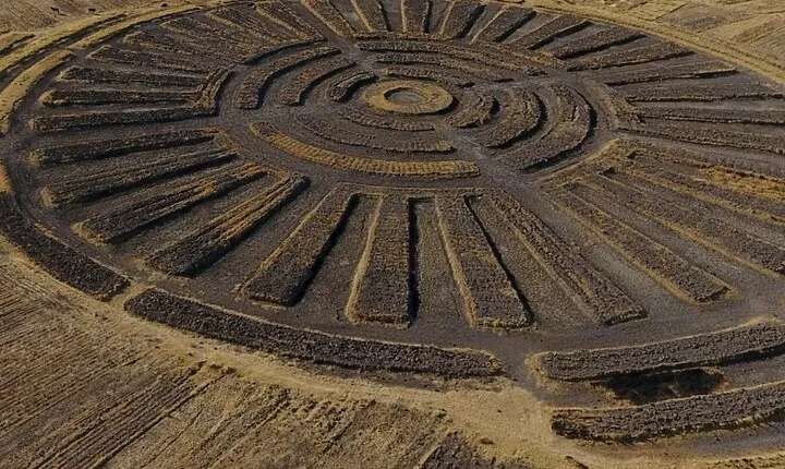 2-Hour Crop Circles Private Tour on Lake Titicaca from Puno