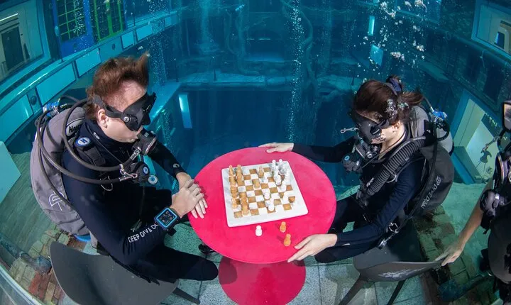 Deep Dive Dubai Discover Scuba Dive - up to 12 Metres