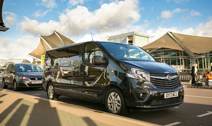 8 Seater Transfer: Heathrow Airport to Central London
