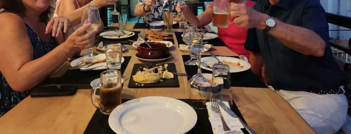 10 Famous Greek Dishes and an Acropolis View