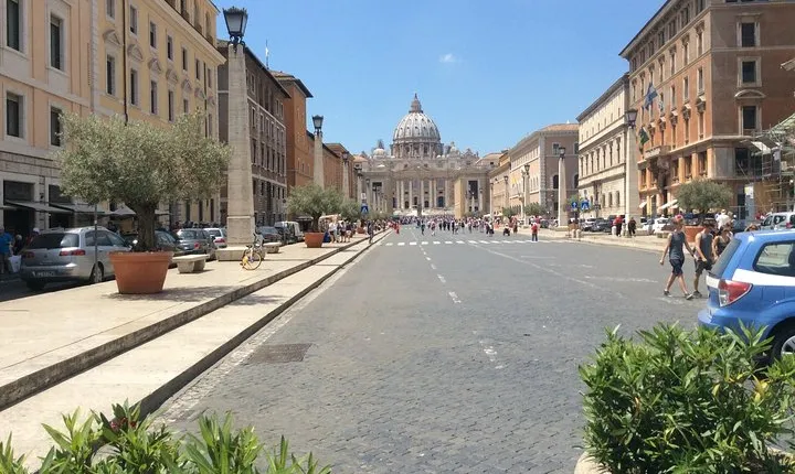 Pope`s favorite Food Tour, Rome Vatican Area walking Food Tour