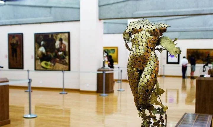 Private Beijing Art Tour including Red Gate Gallery, 798 Art Zone and Guanfu Museum
