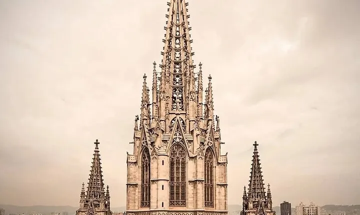 Barcelona Self-Guided Murder Mystery Tour by the Cathedral of Barcelona