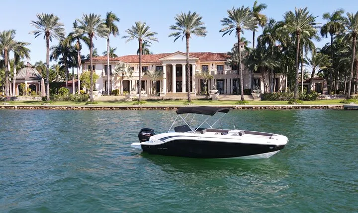 Private Boat Tour - Snorkeling, Star Island & Dolphin Spotting