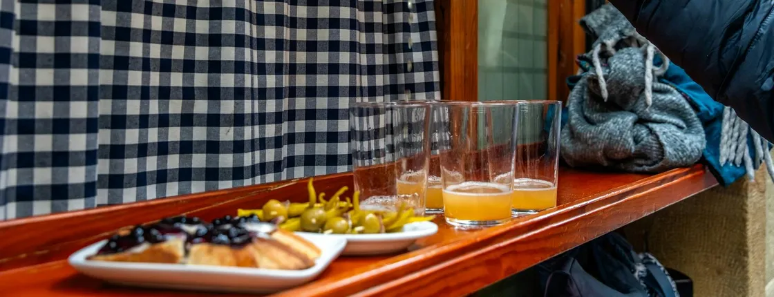 Bilbao Food Tour with Pintxos & Drinks with a Local